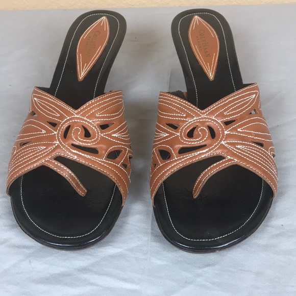 Cole Haan Resort Tahiti. Thong Saddle Tan Heels - Picture 2 of 5